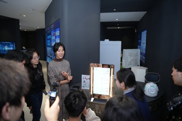 实盘配资网 从肿瘤切片显微成像到皮影戏交互体验，“人工智能+”成大学生微创业热门赛道