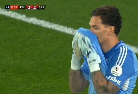 最专业的股票配资 3分变1分！埃德松土超出击失误没拿到球，送对手头顶空门读秒绝平